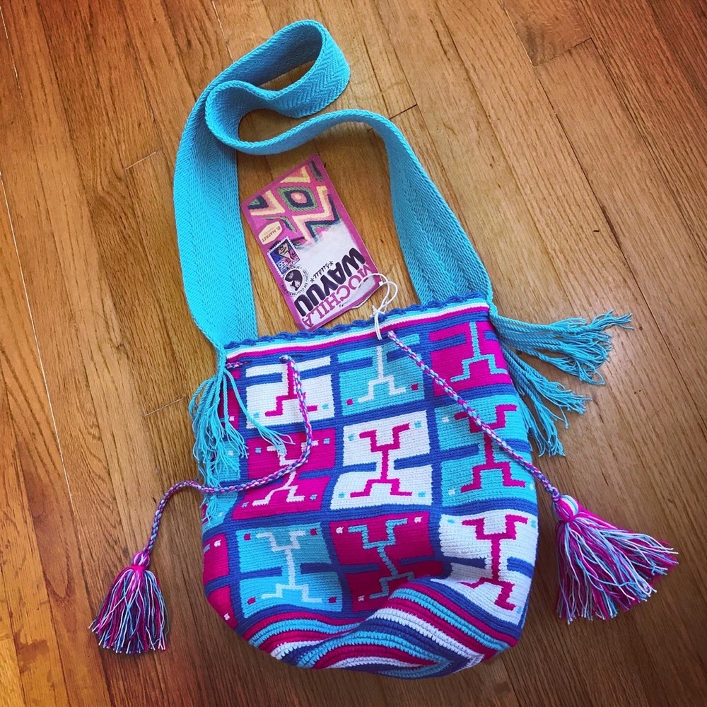 NWT Wayuu Hand-Woven Boho Pompom Tote